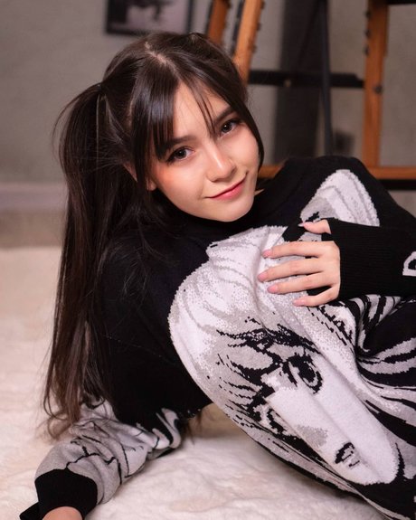 Isabelle Haris ポルノモデル 写真