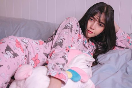 Isabelle Haris スター ギャラリー