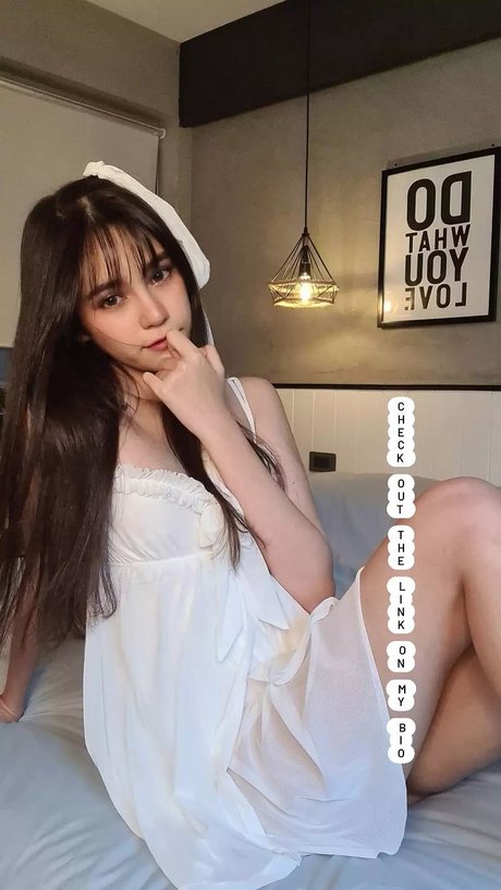 Isabelle Haris 裸の女優 写真