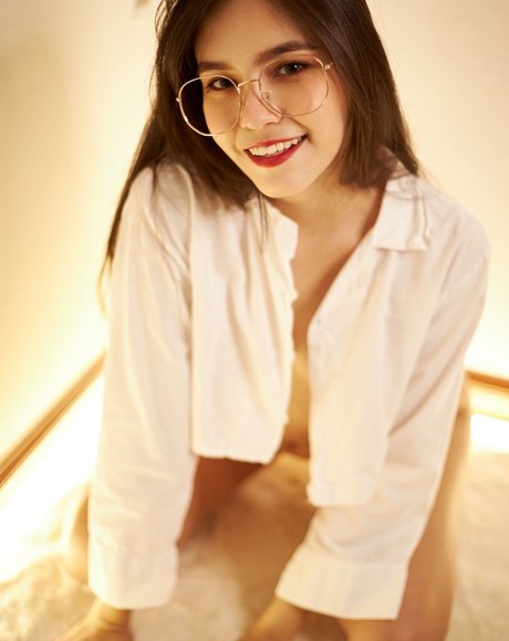 Isabelle Haris ポルノモデル 写真