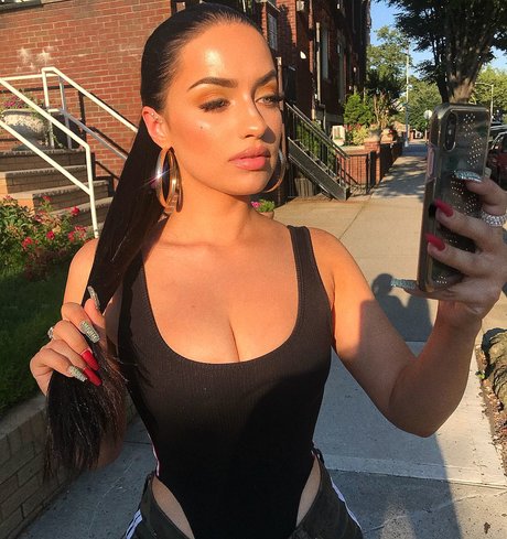 Olivia Johnson トップモデル 写真