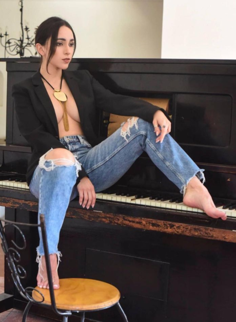 BBW 教師 オンリーファンズ ポルノグラフィック 画像