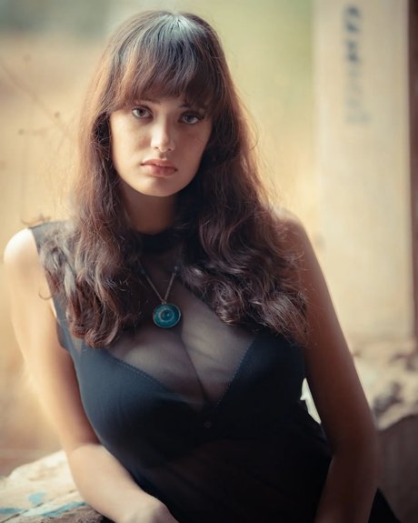 Linoy Tavore ポルノスター 美しい 写真