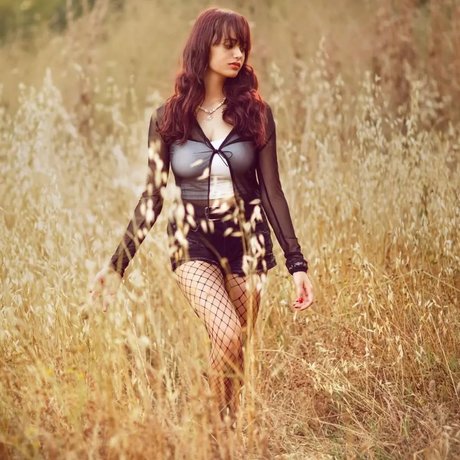 Linoy Tavore セクシーなスター 写真