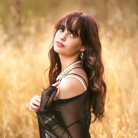 Linoy Tavore 独占ポルノスター 写真