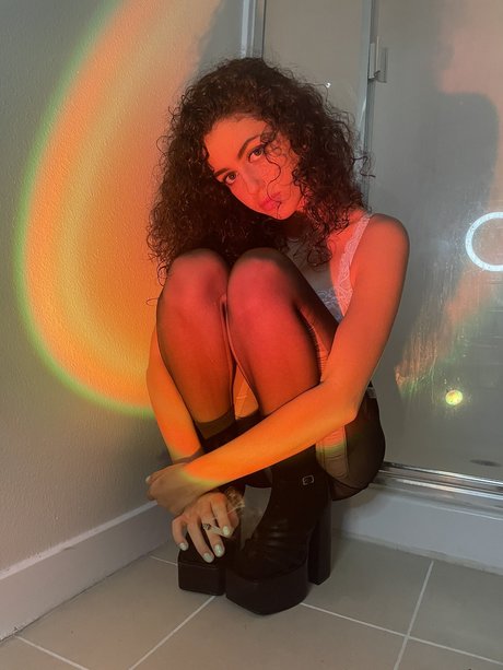 Maya Abdallah ポルノスター アート 写真