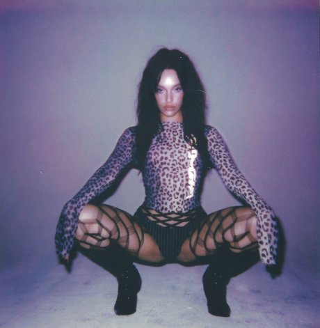 黒いお尻のオンリーファンズ セクシー裸 写真