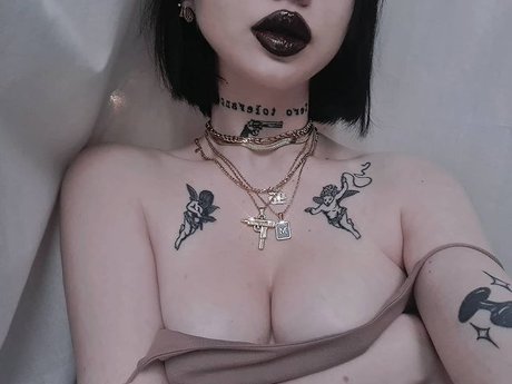 Saltybxxbe 美しいモデル 写真