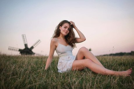 Ave Maria ホットなモデル 写真