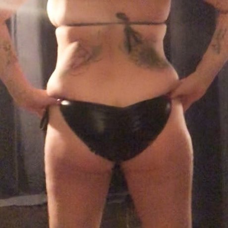 ニューハーフ ドミナトリックス オンリーファンズ セクシーヌード 写真