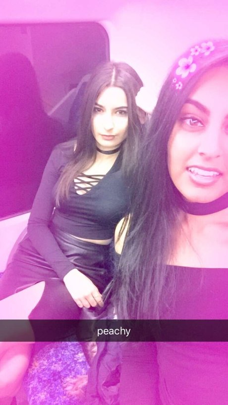 黒檀の足 オンリーファンズ セックス ギャラリー