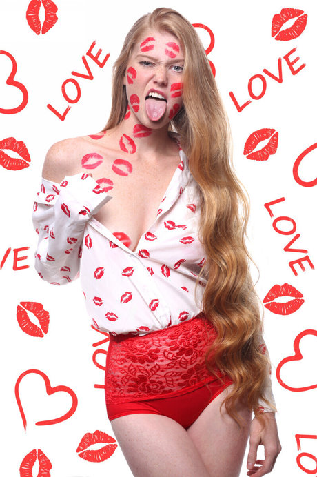 Anna Niro 裸の女優 写真
