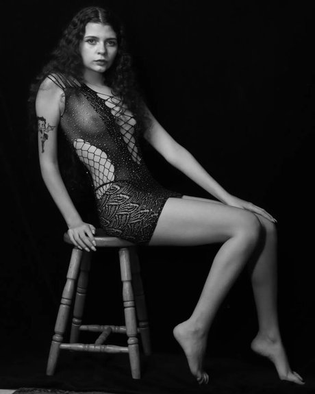 Emily Miller アダルトモデル 写真