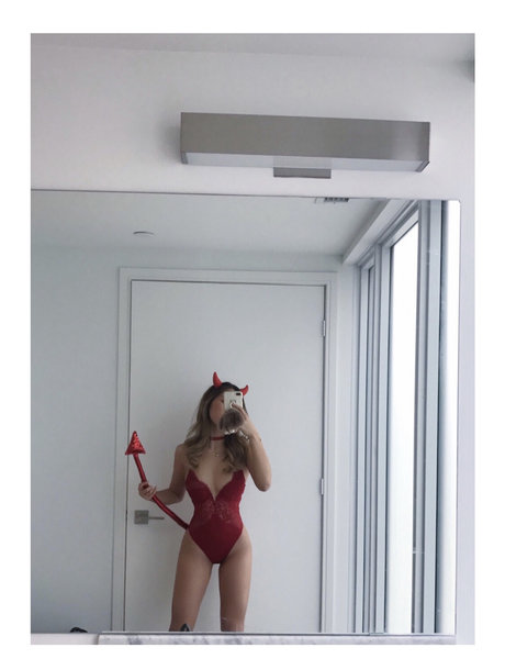 Kara Chan 無料のスター 写真