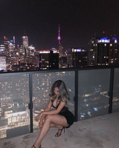 Kara Chan ヌードスター 写真