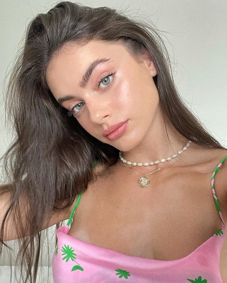 Yael Shelbia 美しいモデル 写真