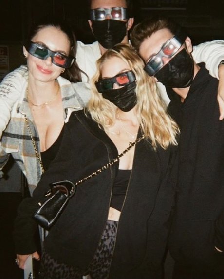 Yael Shelbia ポルノモデル 写真
