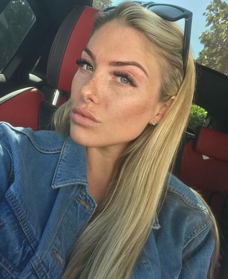 Bethany Samuels スター ヌード 写真