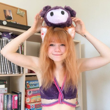 痩せた美女オンリーファンズ セクシーヌード 写真