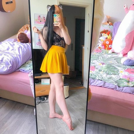 Lilsolle Chickpii 裸の女優 画像