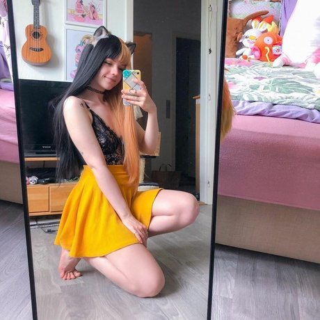 Lilsolle Chickpii セクシーモデル ギャラリー