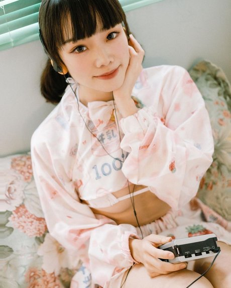 Queenie Lam ポルノスター エロティック ギャラリー