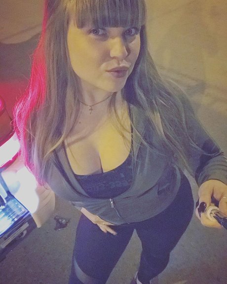 裸の写真 オンリーファンズ パーフェクト 画像