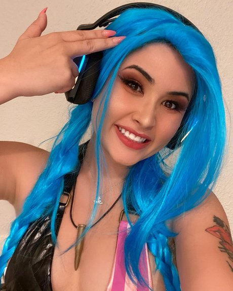 Jydn lol ポルノ女優 写真