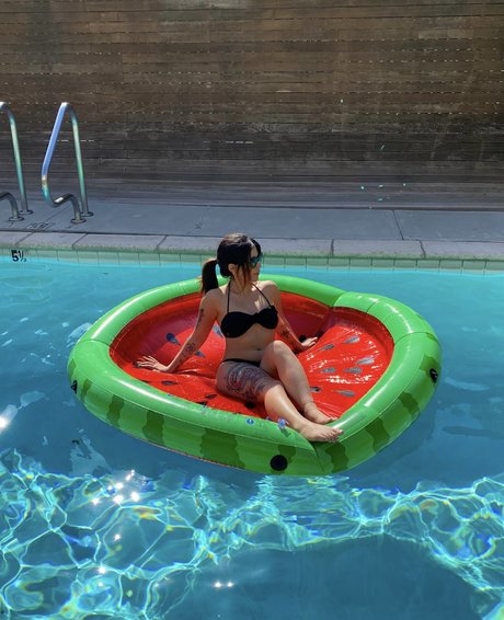 Jydn lol セクシーなスター 画像