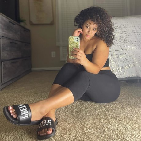 Falliie セクシーモデル 写真