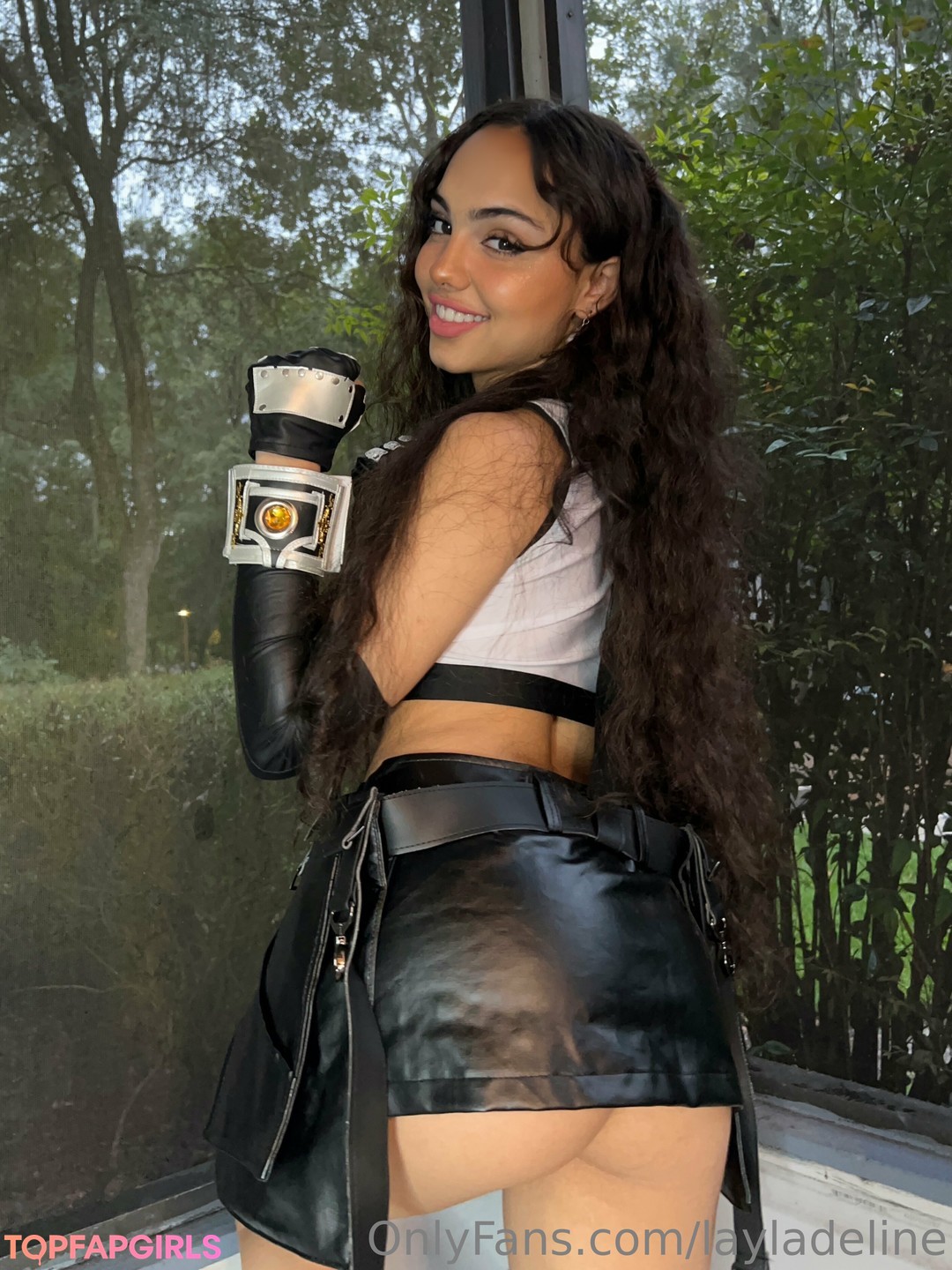 美しいラテン系オンリーファンズ 裸 画像