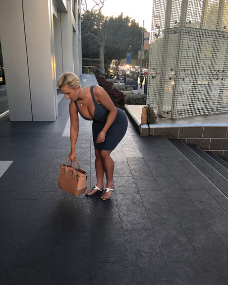 Amy Jackson 完璧なポルノスター 画像