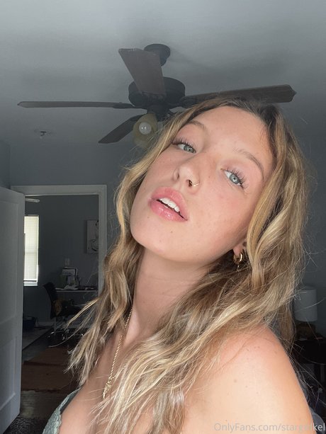 Kelsey Oreilly ヌードモデル 画像