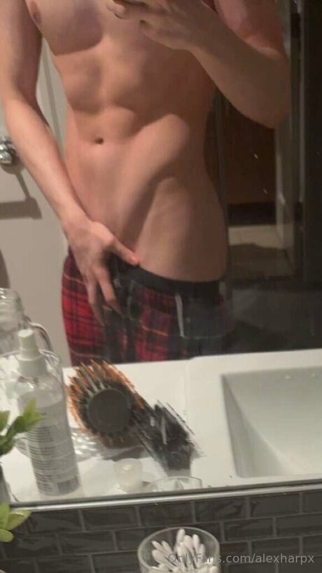 Alexharpx トップポルノスター 写真
