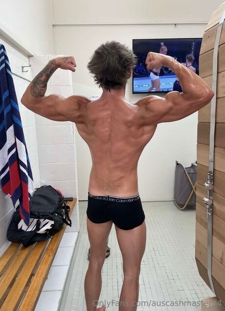 Auscashmaster04 モデル 写真