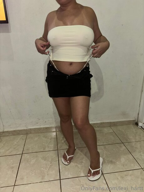 Lexi Hartt セクシーモデル 写真
