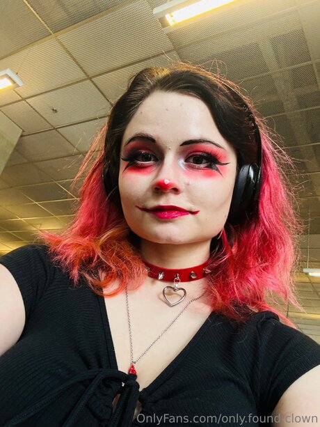 いたずらなオンリーファンズ セクシー裸 写真