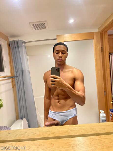 アジア人男性オンリーファンズ アートポルノ 写真