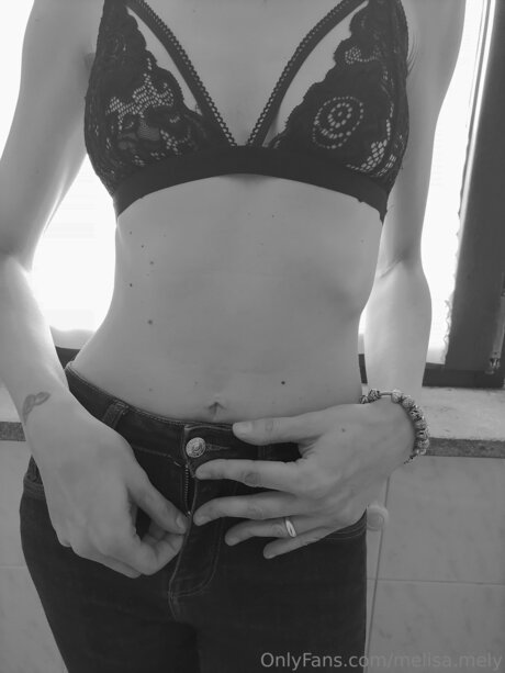 Melisa Mely ポルノスター 独占 写真