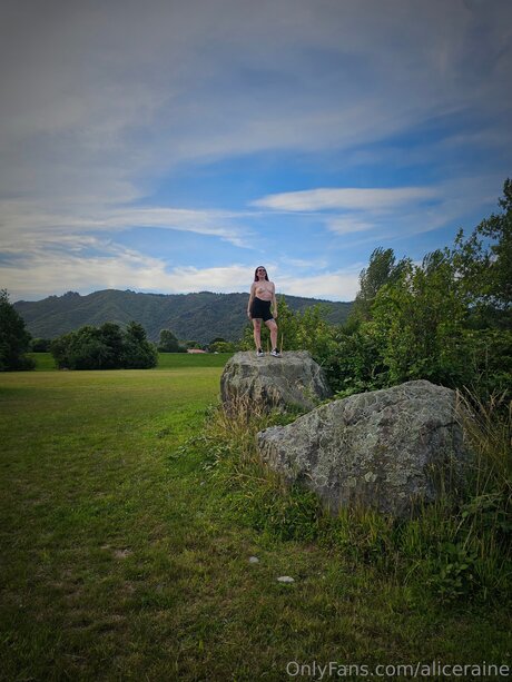 Aliceraine エロティックなスター 写真