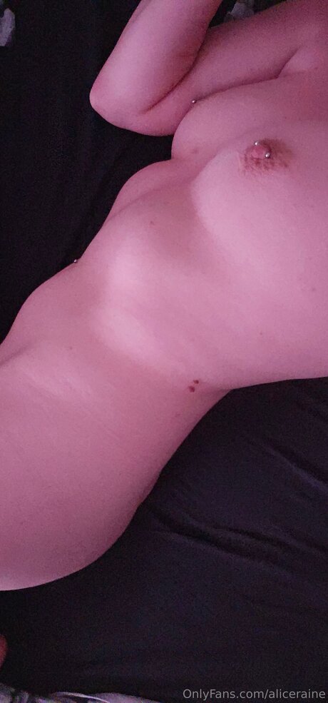 Aliceraine アダルトスター 写真