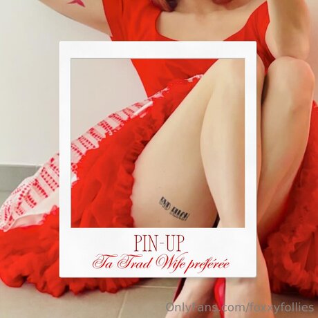 Foxxyfollies エロティックなスター 写真