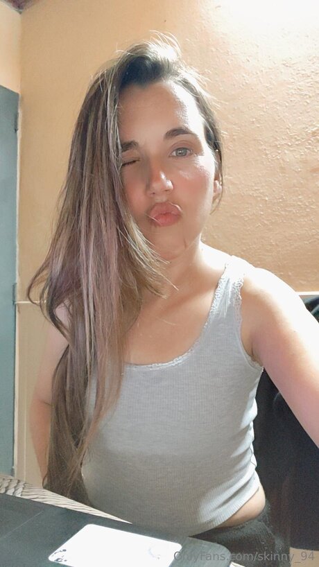 Skinny 94 美しいモデル 写真