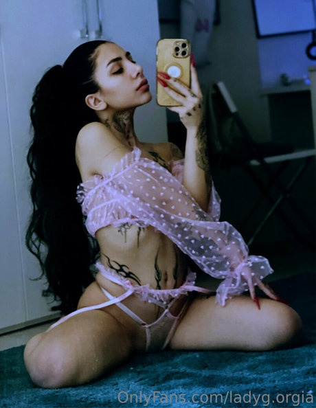 ladyg orgia 美しいモデル 画像