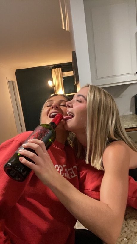 Natalie Decker アート女優 アーカイブ