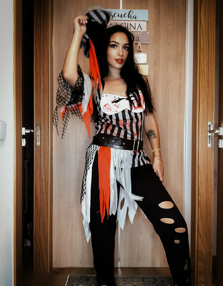 巨乳ストリップオンリーファンズ セックス 写真