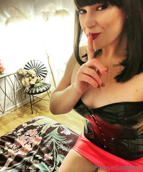 yespleasegoddessof トップスター 写真