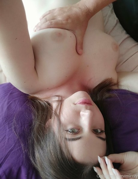 mirniy 美しいモデル 画像