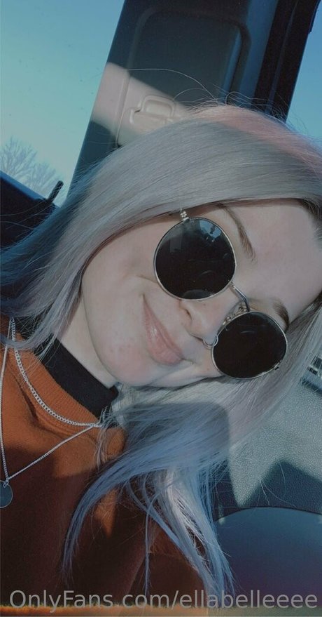 ellabelleeee ポルノスター 素敵 写真