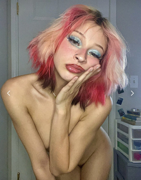 manicpixieagony ホットスター 写真